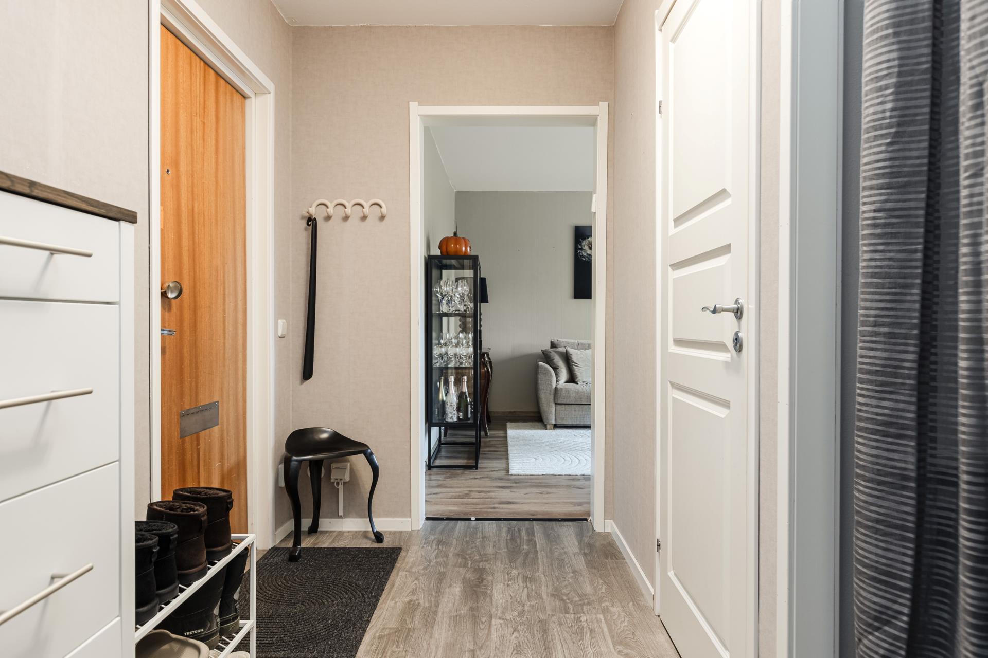 Central 2:a, en halvtrappa upp!