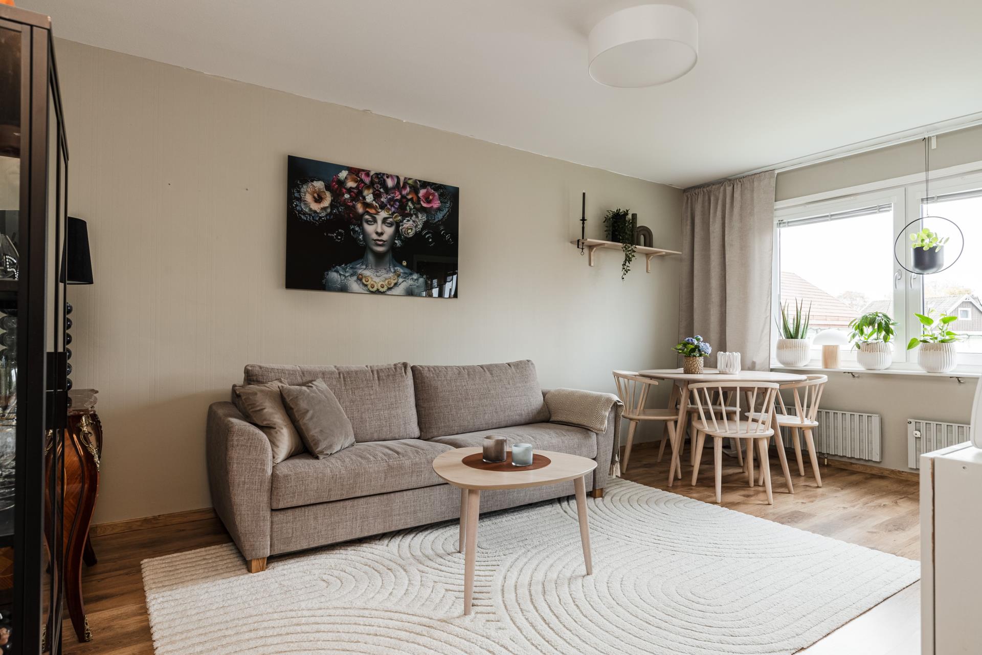 Central 2:a, en halvtrappa upp!