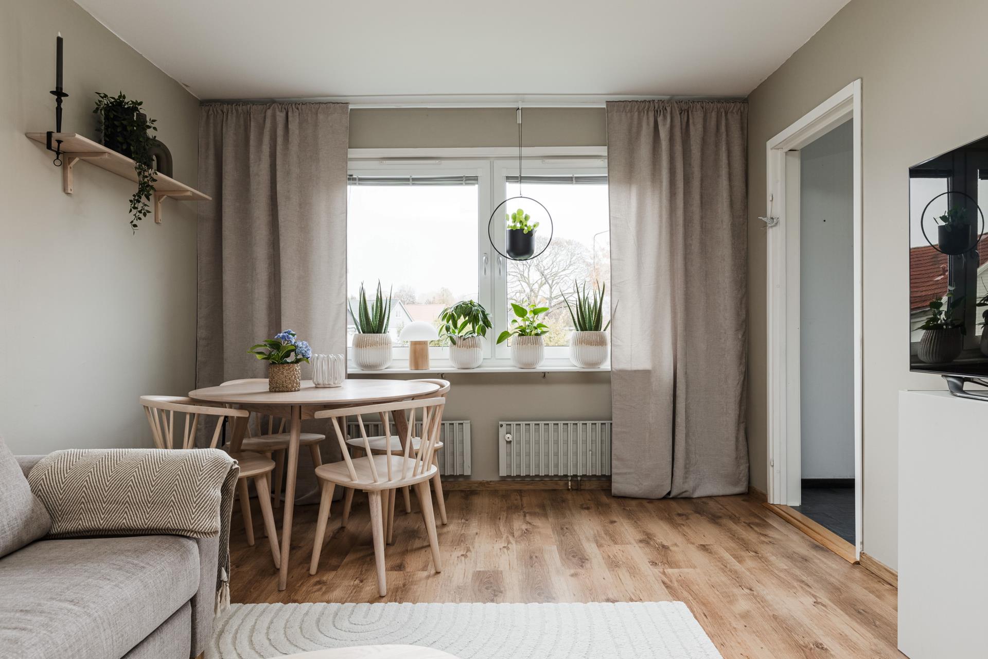 Central 2:a, en halvtrappa upp!