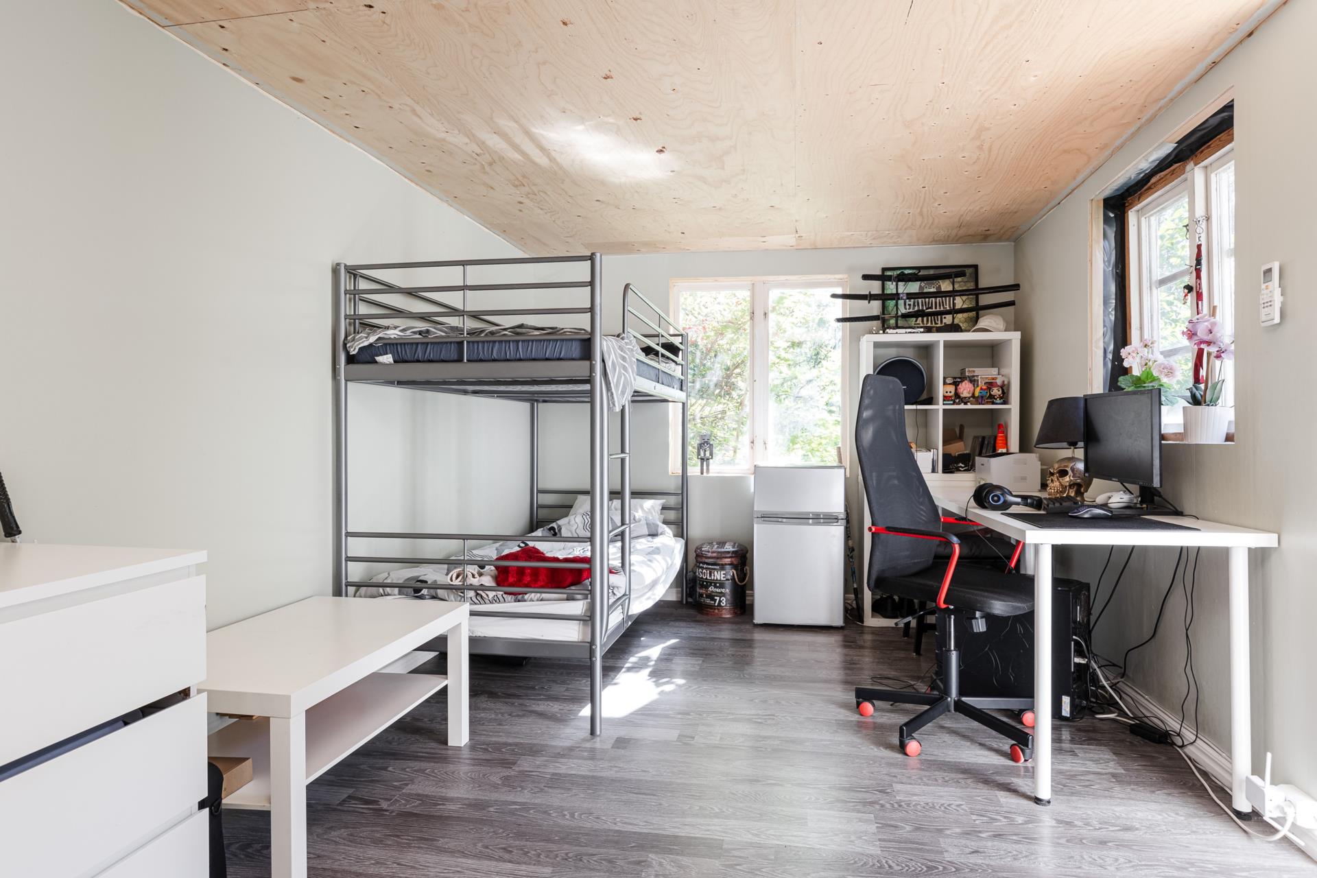 Välkommen till Förby och encharmig -20 talsvilla för den lilla familjen med lantliga omgivningar!