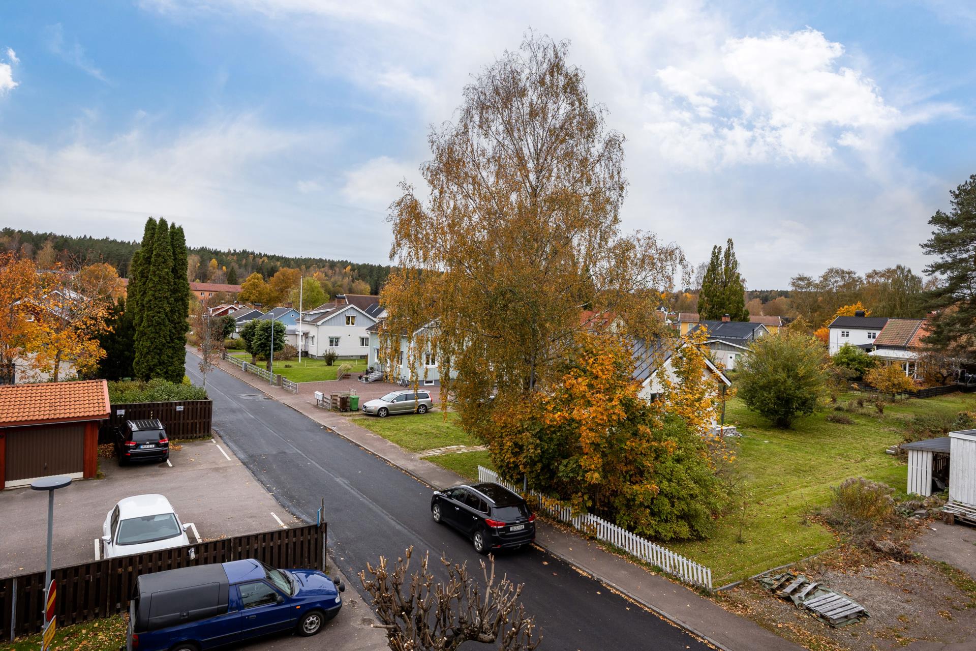 Välskött och fräsch 3:a med inglasad balkong i hus med hiss!