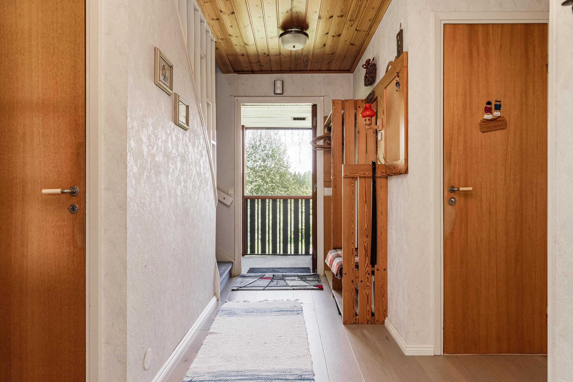 Rymlig villa på insysnsskyddad tomt!