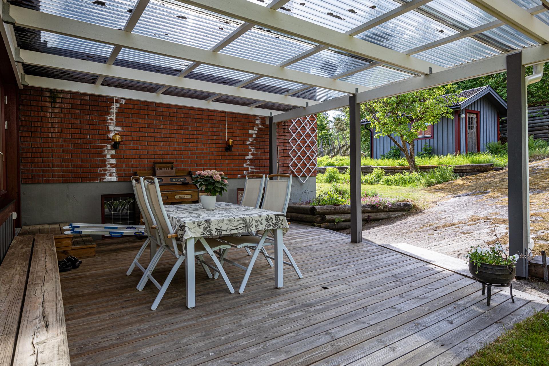 Rymlig villa på insysnsskyddad tomt!