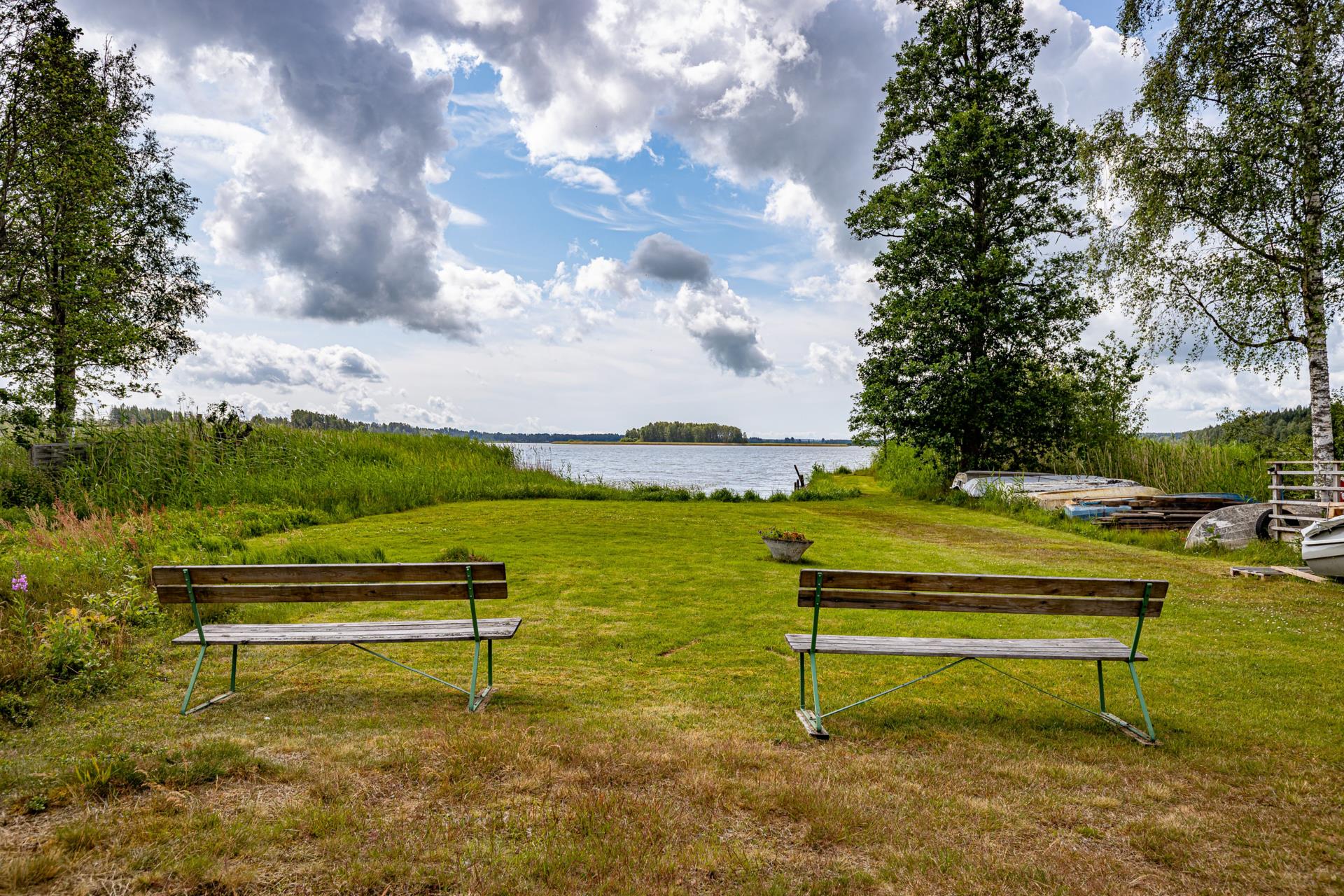 Mysig stuga med sjöutsikt vid Södra Hyn!