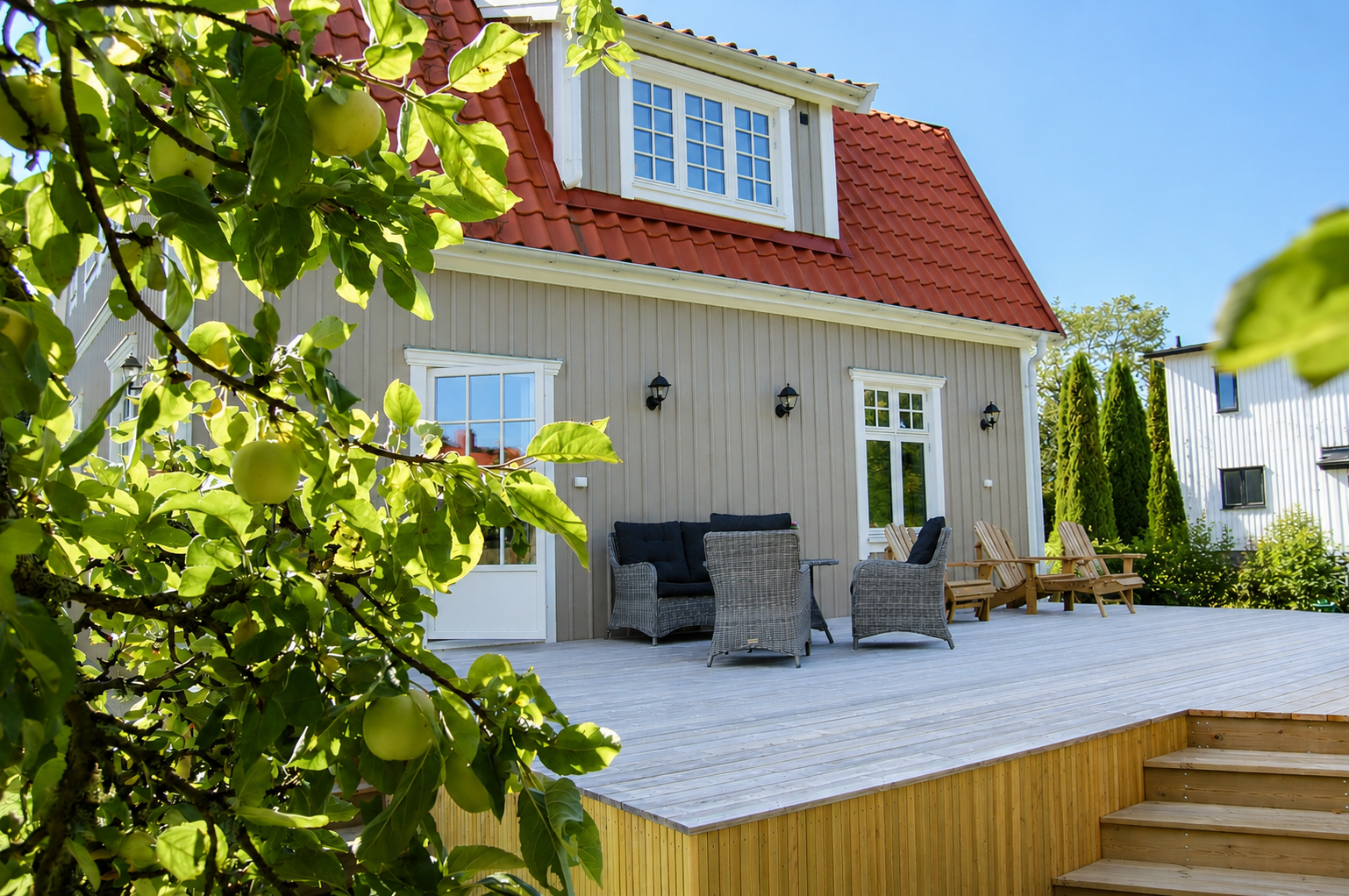 Sekelskiftescharm med känslan av en nybygg villa!