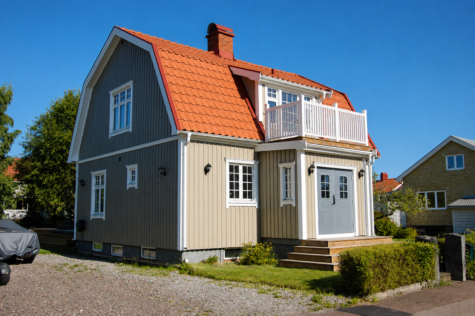 Sekelskiftescharm med känslan av en nybygg villa!