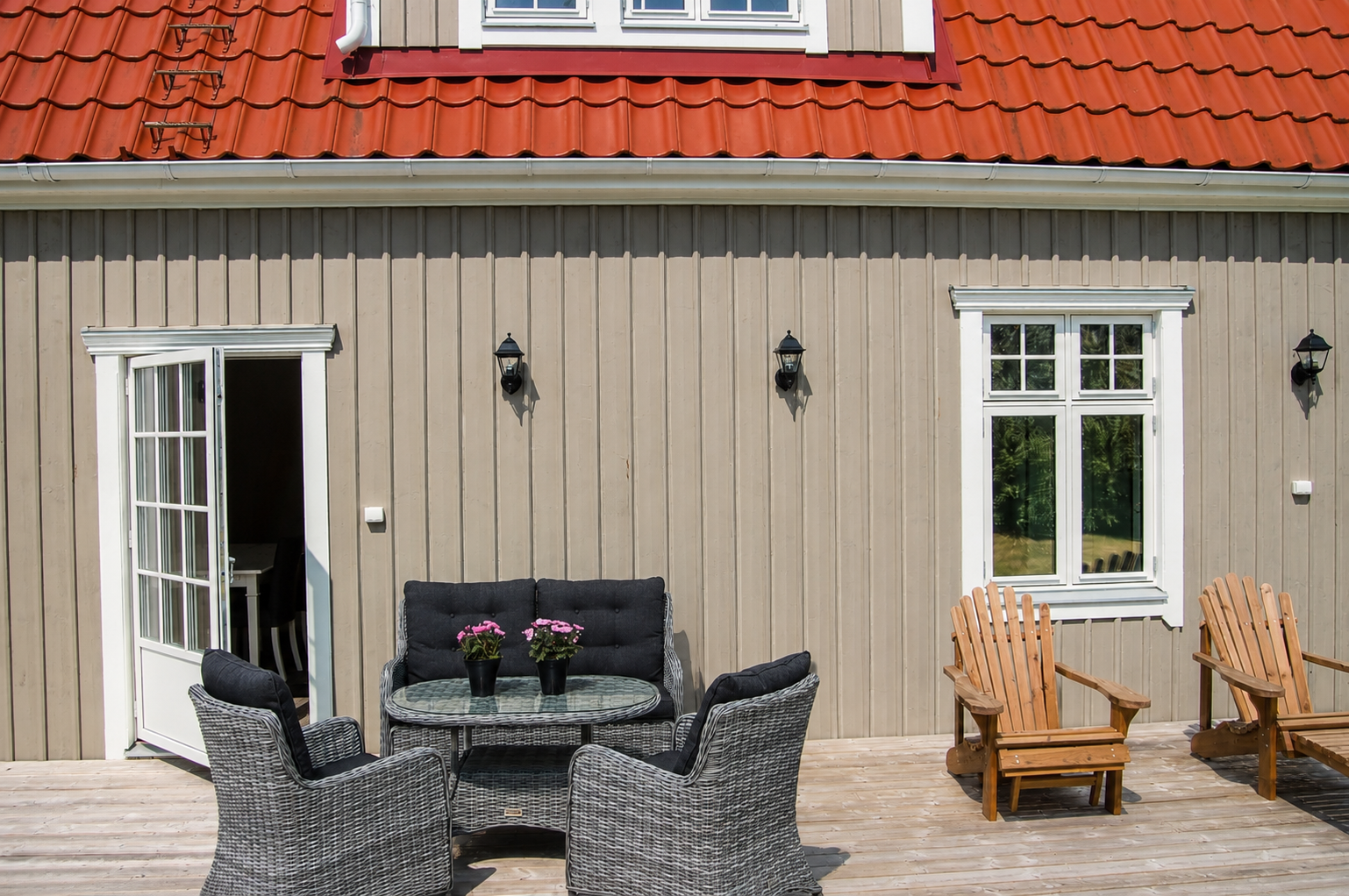 Sekelskiftescharm med känslan av en nybygg villa!